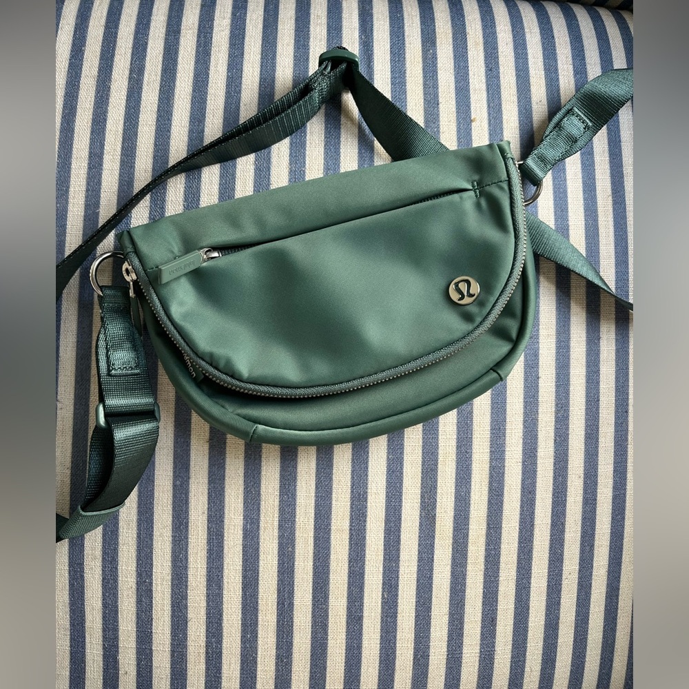 Lululemon Green All Night Festival Bag